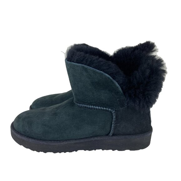 UGG Big Girls Sz 5 Black Suede Shortie Boots Shearling Lined Pull On Winter Fall - Picture 1 of 7